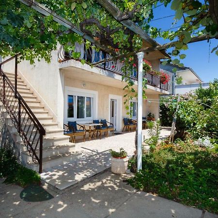 Apartmani Jelica Krk Town Exterior photo